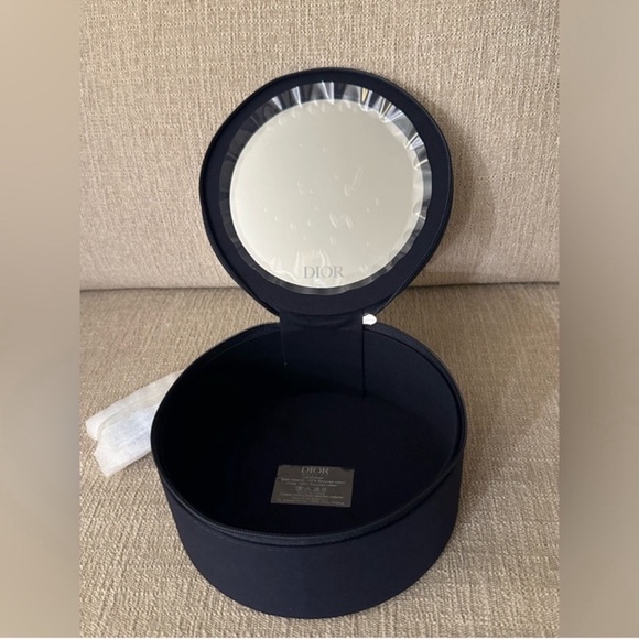 Dior black round vanity - Picture 7 of 7